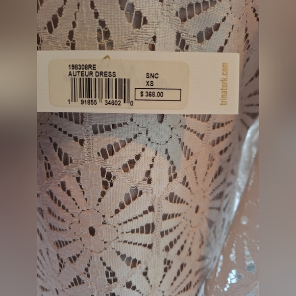 NWT Trina Turk Auteur Shift Dress - Picture 6 of 9